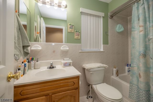 663 S Park St, Elizabeth City, NJ 07206