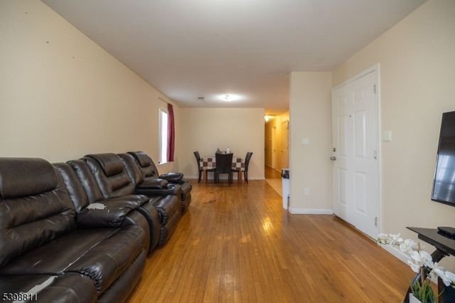 663 S Park St, Elizabeth City, NJ 07206