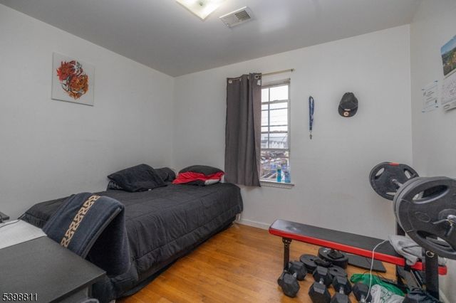 663 S Park St, Elizabeth City, NJ 07206