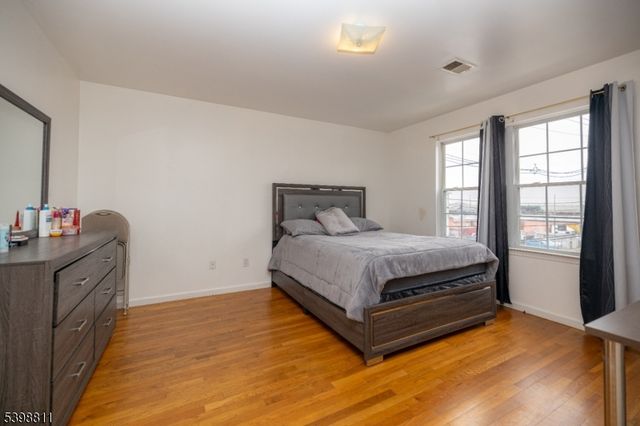 663 S Park St, Elizabeth City, NJ 07206