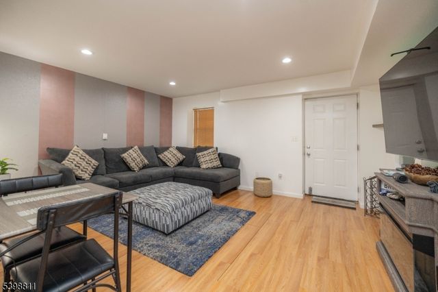 663 S Park St, Elizabeth City, NJ 07206