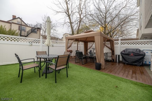 663 S Park St, Elizabeth City, NJ 07206