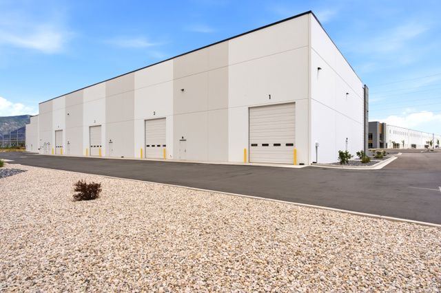 1610 W 2350 N, Farr West, UT 84404