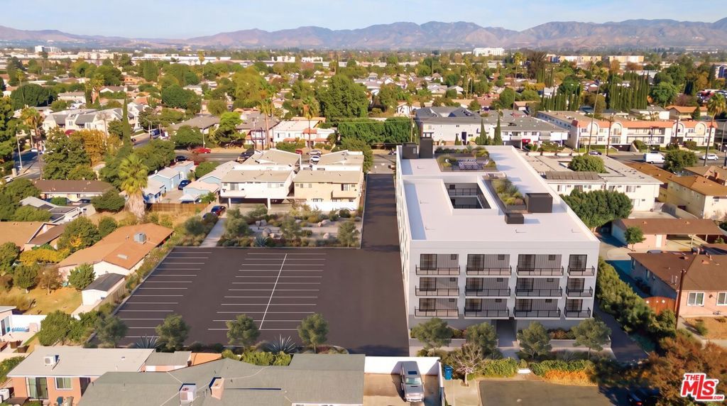 13840 Sherman Way, Van Nuys, CA 91405 — exterior