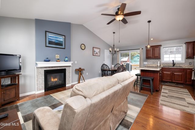 20 Quarry Circle Way, Hudson Falls, NY 12839