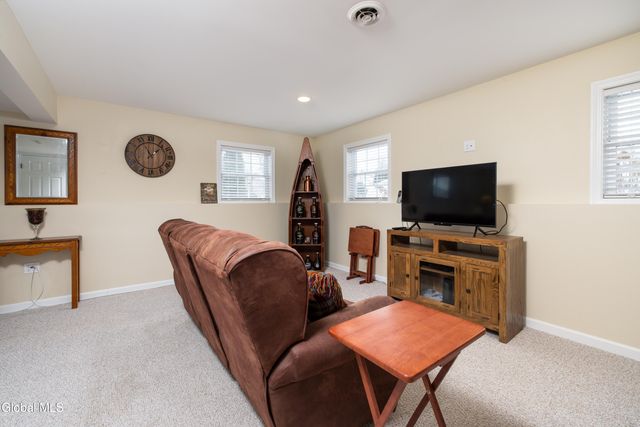 20 Quarry Circle Way, Hudson Falls, NY 12839