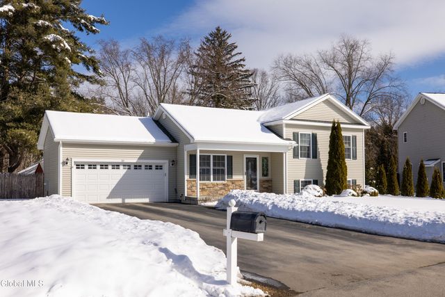 20 Quarry Circle Way, Hudson Falls, NY 12839