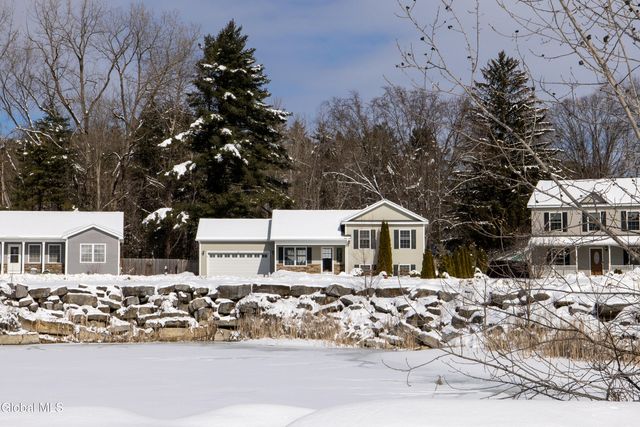 20 Quarry Circle Way, Hudson Falls, NY 12839