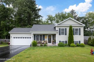 20 Quarry Circle Way, Hudson Falls, NY 12839