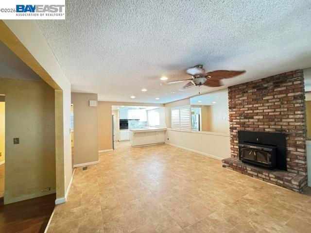 3740 Roundhill Dr, Pittsburg, CA 94565