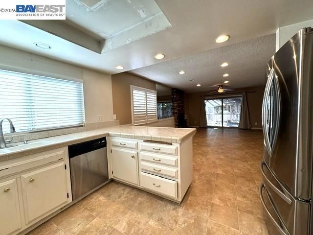 3740 Roundhill Dr, Pittsburg, CA 94565