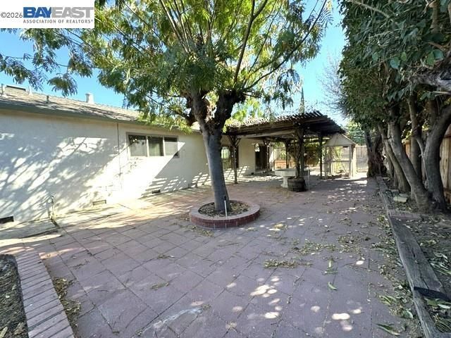 3740 Roundhill Dr, Pittsburg, CA 94565