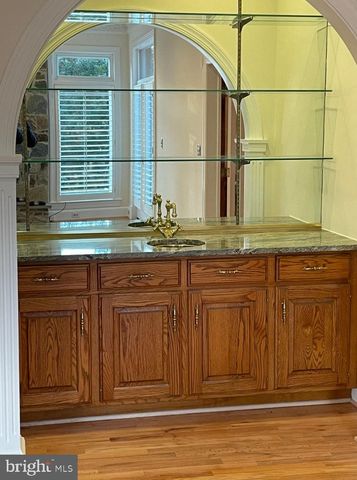 9 ALLOWAY CT, Potomac, MD 20854