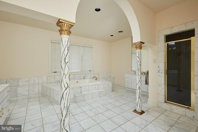 9 ALLOWAY CT, Potomac, MD 20854