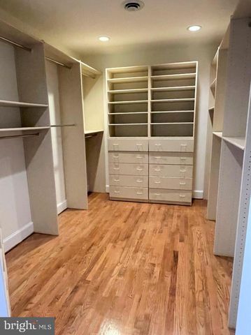9 ALLOWAY CT, Potomac, MD 20854