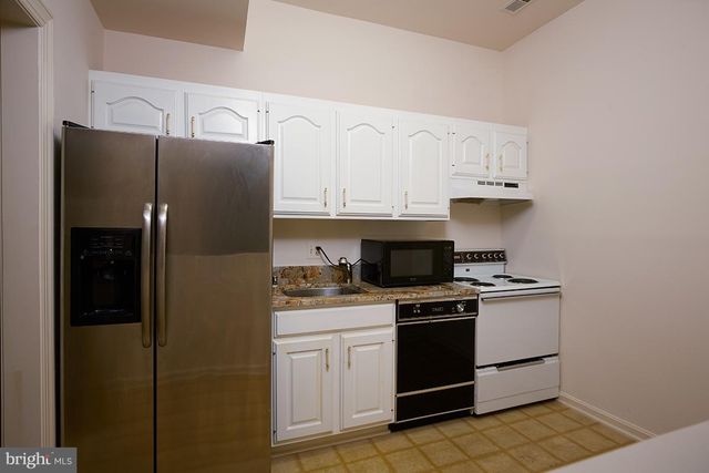 9 ALLOWAY CT, Potomac, MD 20854