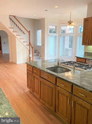 9 ALLOWAY CT, Potomac, MD 20854