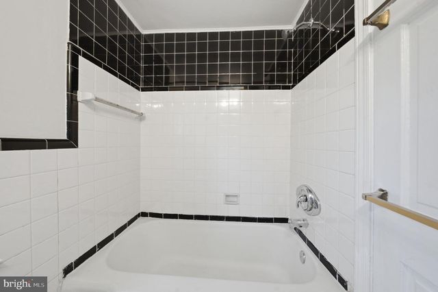 725 IRVINGTON PL, Chester, PA 19013