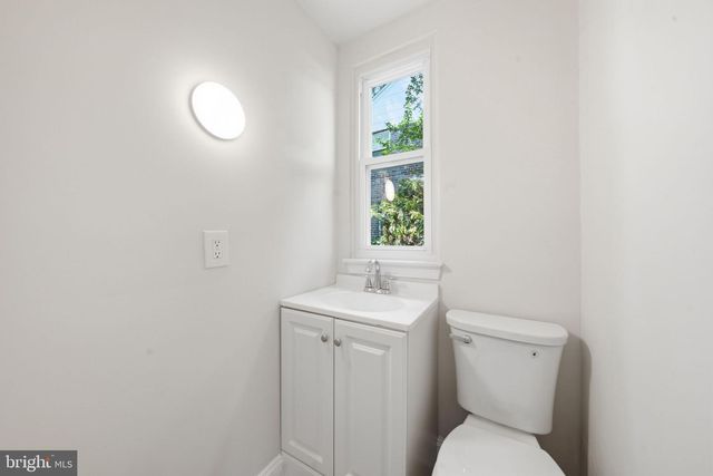 725 IRVINGTON PL, Chester, PA 19013