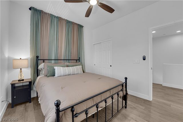 6489 Burns Allen Avenue 102, Las Vegas, NV 89122