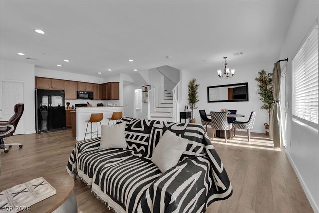 6489 Burns Allen Avenue 102, Las Vegas, NV 89122