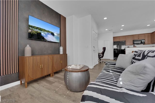 6489 Burns Allen Avenue 102, Las Vegas, NV 89122