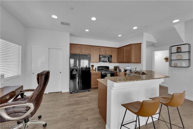6489 Burns Allen Avenue 102, Las Vegas, NV 89122