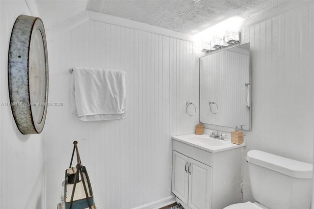 5613 NW 21st St 8-B, Lauderhill, FL 33313