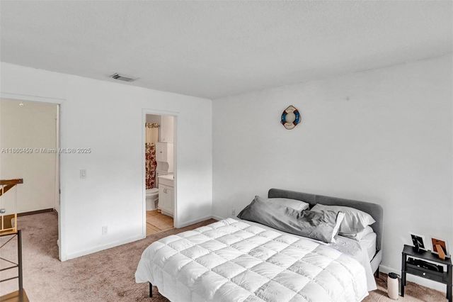 5613 NW 21st St 8-B, Lauderhill, FL 33313