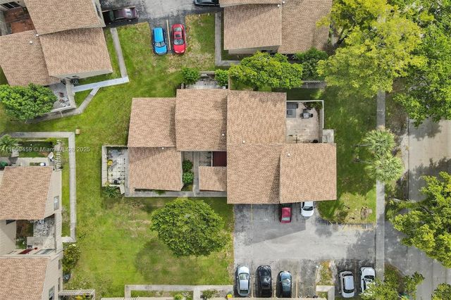 5613 NW 21st St 8-B, Lauderhill, FL 33313