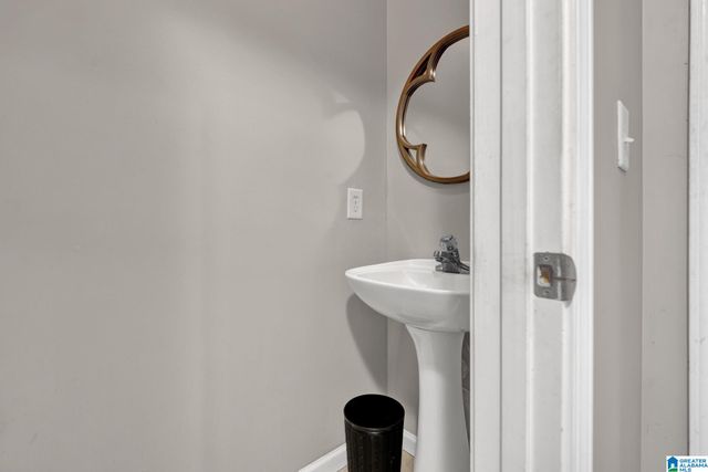 5375 SUMMERSET CIRCLE, Bessemer, AL 35022