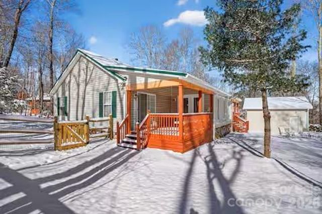 701 Charter Hills Road, Beech Mountain, NC 28604