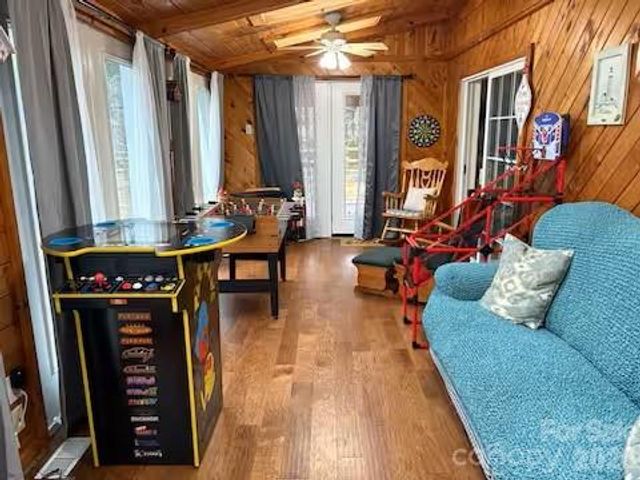 701 Charter Hills Road, Beech Mountain, NC 28604
