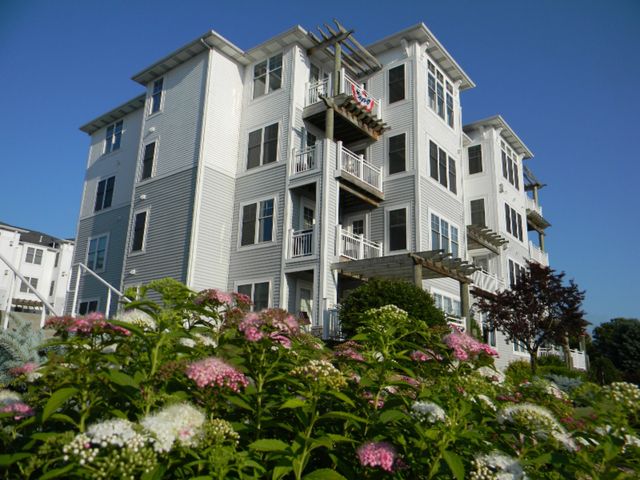 207 S William Street 40, Ludington, MI 49431