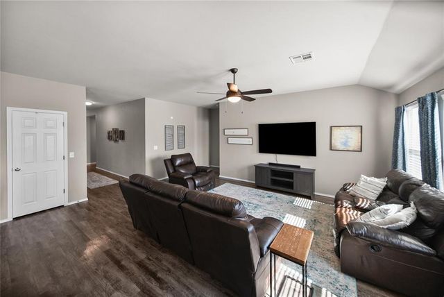 424 SE 5th Terrace, Newcastle, OK 73065