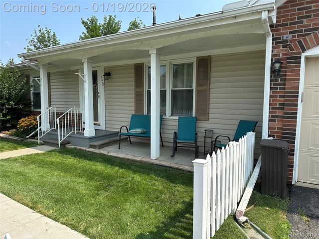 1300 North Drive, St. Clair Shores, MI 48082