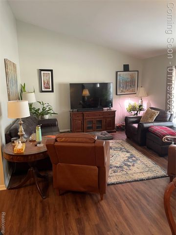 1300 North Drive, St. Clair Shores, MI 48082