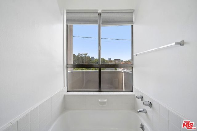 333 S Elm Drive 202, Beverly Hills, CA 90212