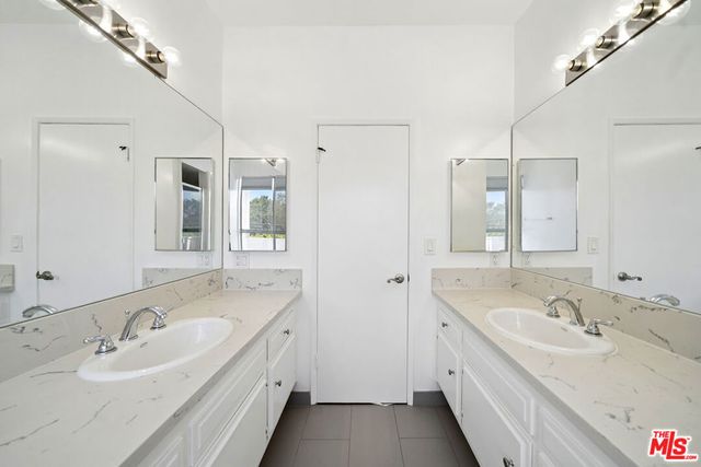 333 S Elm Drive 202, Beverly Hills, CA 90212