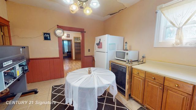 2731 E Holland Avenue, Saginaw, MI 48601
