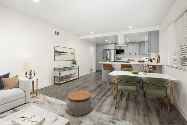 369 San Juan Way, La Canada Flintridge, CA 91011