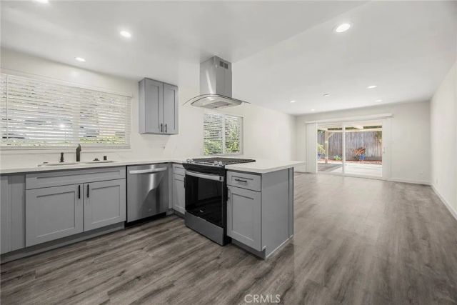 369 San Juan Way, La Canada Flintridge, CA 91011
