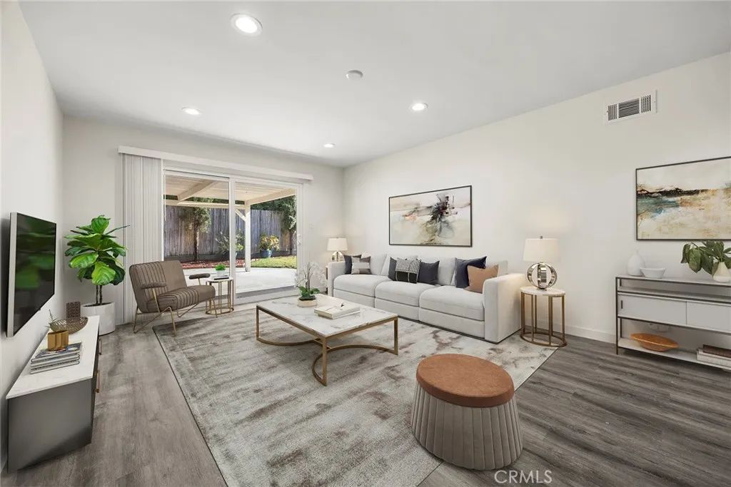 369 San Juan Way, La Canada Flintridge, CA 91011