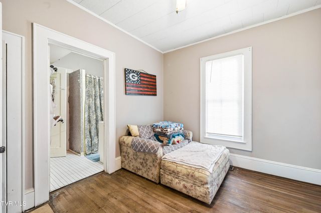 709 East Myrtle Avenue, Johnson City, TN 37601