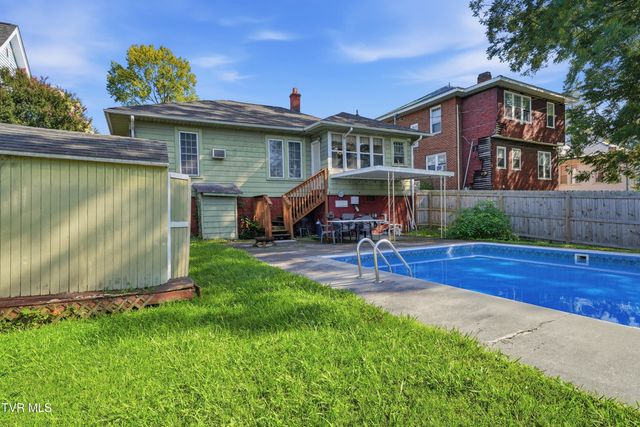 709 East Myrtle Avenue, Johnson City, TN 37601