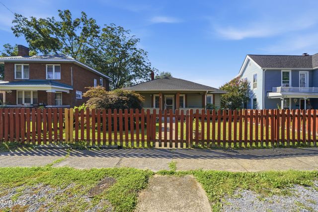 709 East Myrtle Avenue, Johnson City, TN 37601