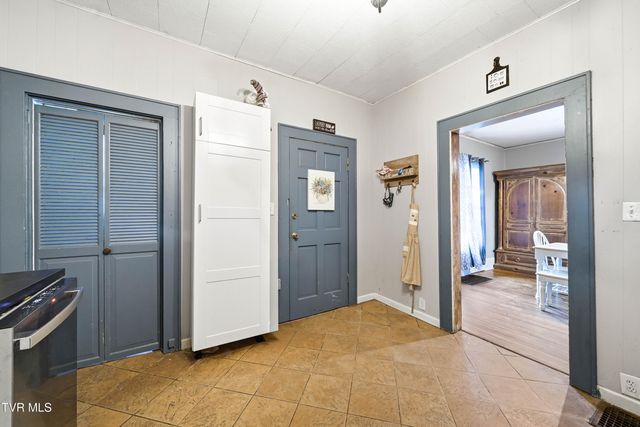 709 East Myrtle Avenue, Johnson City, TN 37601