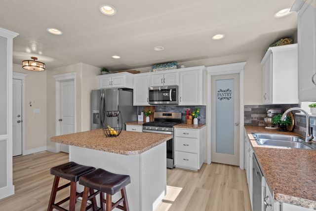 384 S GRANITE CIR, Santaquin, UT 84655