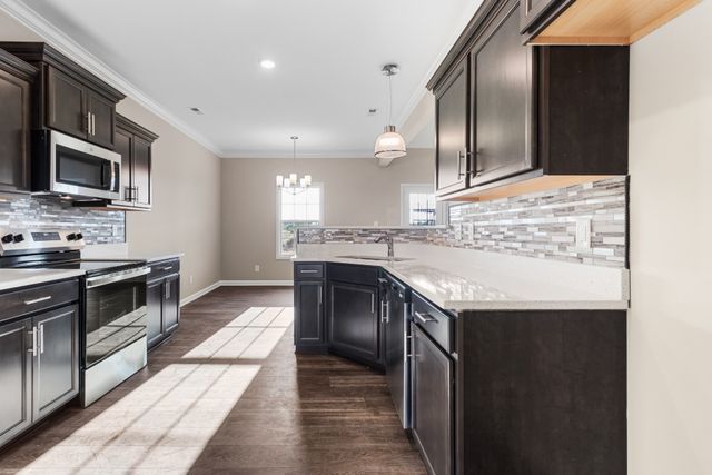 1018 Vendue Ave, Clarksville, TN 37042