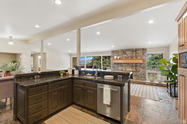 8651 S MOUNT MAJESTIC RD, Sandy, UT 84093